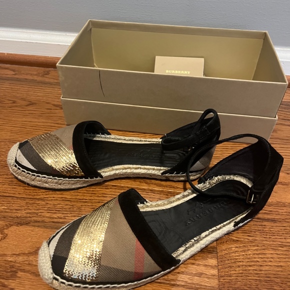 Burberry shoes - Picture 8 of 11